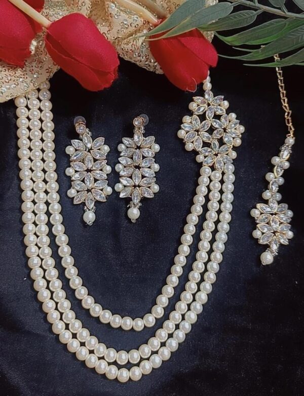 Pearl ethnic floral set